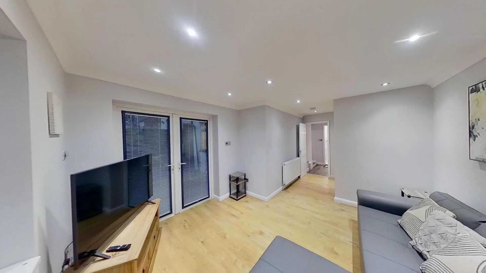 Grand 2 Bed Apartment Belvedere