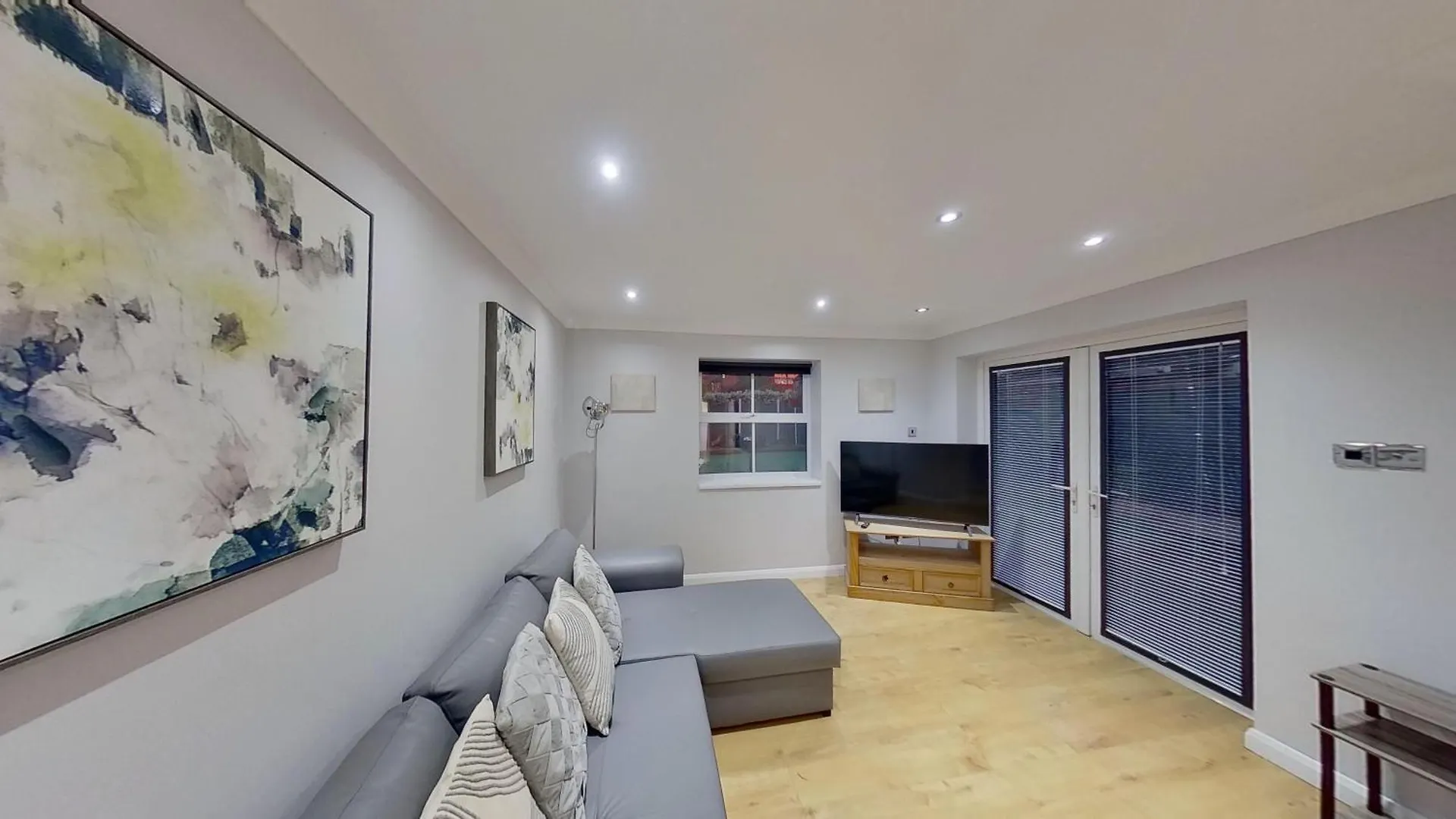 Grand 2 Bed Apartment Belvedere